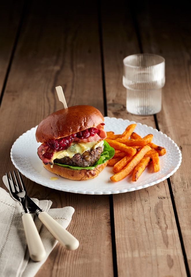 Venison and cranberry burger with Perl Las 1_gallery